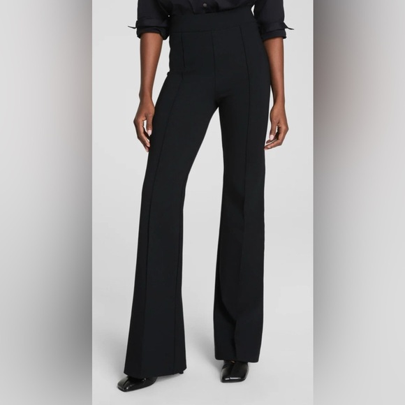 SPANXsupersmooth™ PerfectFit
Ponte Flare Pant Black L - Picture 5 of 7